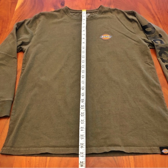 Dickies Men’s Khaki Long Sleeve T shirt
Tee With Logo on the Front. Medium - Picture 13 of 15
